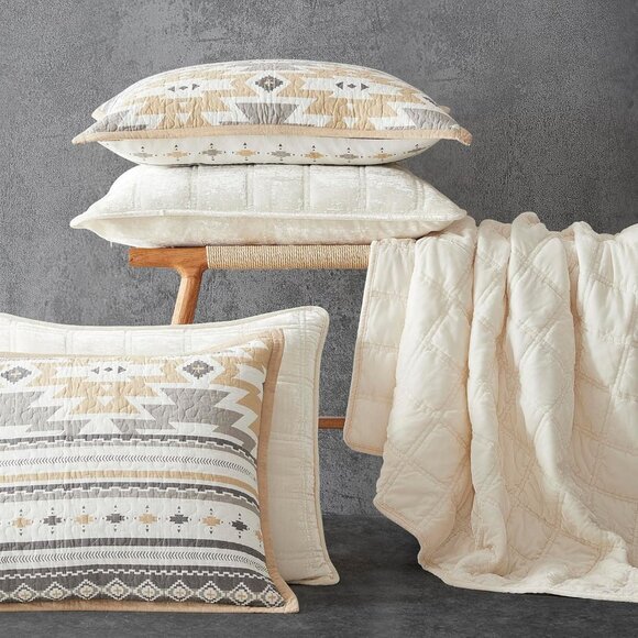 HiEnd Accents Stella Faux Silk Velvet Throw Blanket - Picture 2 of 5